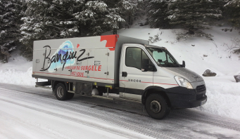 Un camion Banquiz en tournée dans le Massif Central...