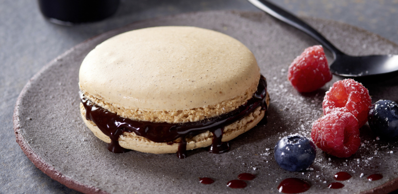 Le Macaron vanille chocolat, proposé par Boncolac Food Service