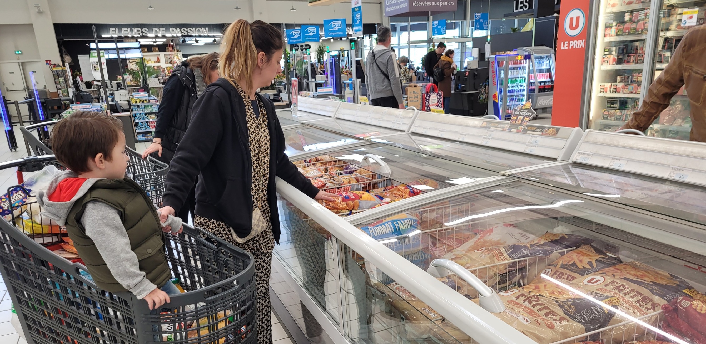 Les Français fréquentent en moyenne quatre enseignes alimentaires différentes pour leurs courses annuelles. Soit une de moins par rapport à l’année dernière.