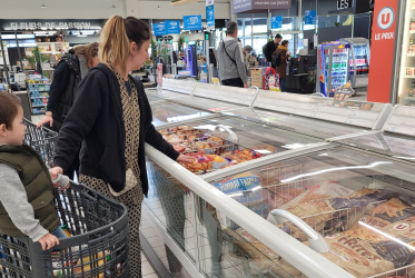 Les Français fréquentent en moyenne quatre enseignes alimentaires différentes pour leurs courses annuelles. Soit une de moins par rapport à l’année dernière.
